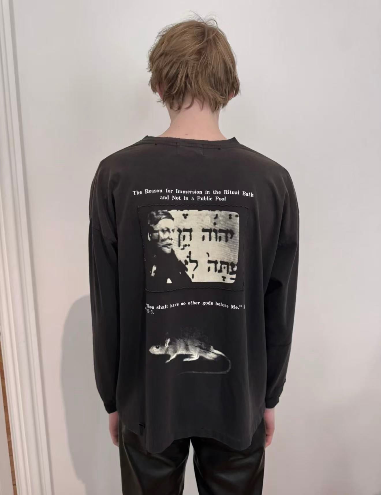 ERD Clover Portrait Raw‑Edge Long Sleeve Tee