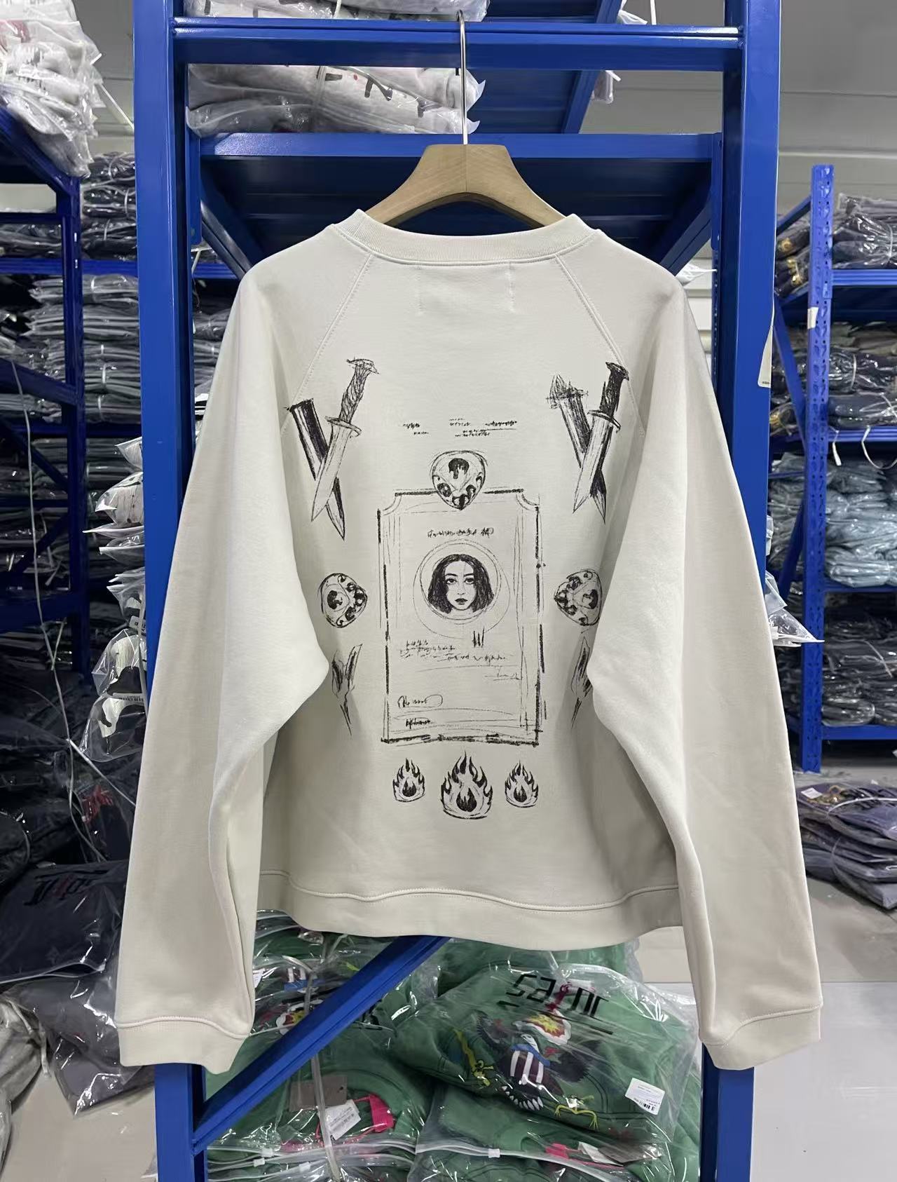 ERD Skull Graphic Raglan Cropped Sweatshirt